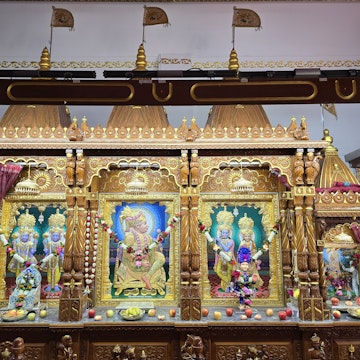 Bolton Temple Murti Darshan