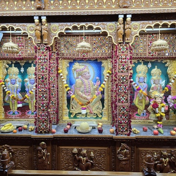 Bolton Temple Murti Darshan