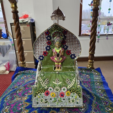 Bolton Temple Murti Darshan