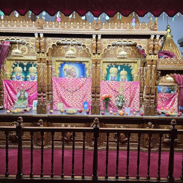 Bolton Temple Murti Darshan