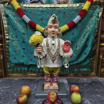 Bolton Temple Murti Darshan