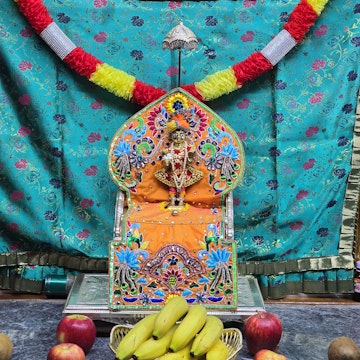 Bolton Temple Murti Darshan