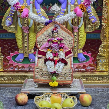 Bolton Temple Murti Darshan