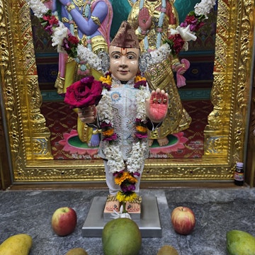 Bolton Temple Murti Darshan