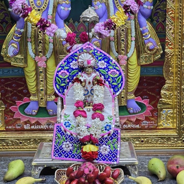 Bolton Temple Murti Darshan