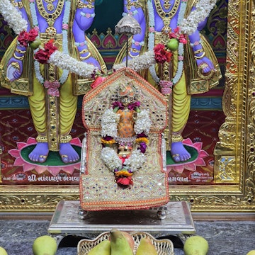 Bolton Temple Murti Darshan