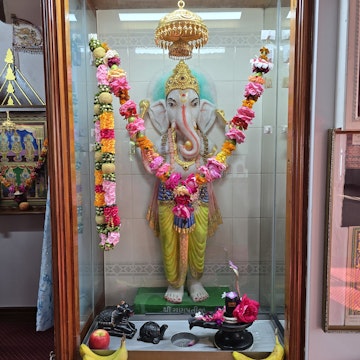 Bolton Temple Murti Darshan