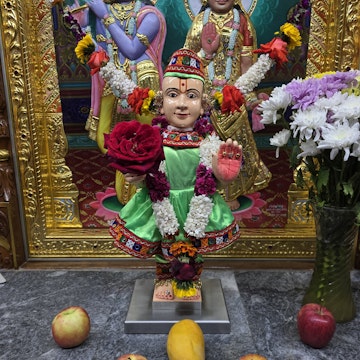 Bolton Temple Murti Darshan