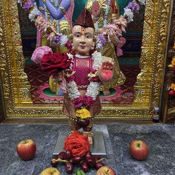 Bolton Temple Murti Darshan