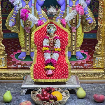 Bolton Temple Murti Darshan