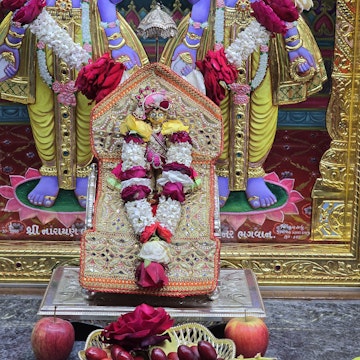 Bolton Temple Murti Darshan