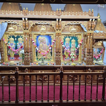 Bolton Temple Murti Darshan