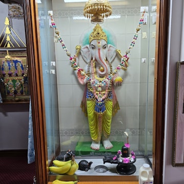Bolton Temple Murti Darshan