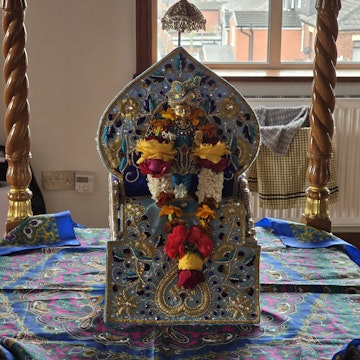 Bolton Temple Murti Darshan