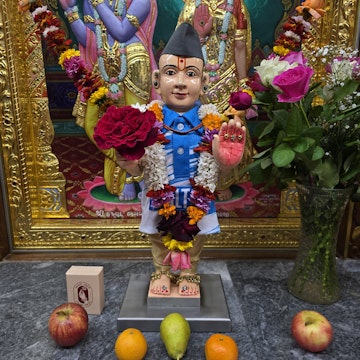 Bolton Temple Murti Darshan
