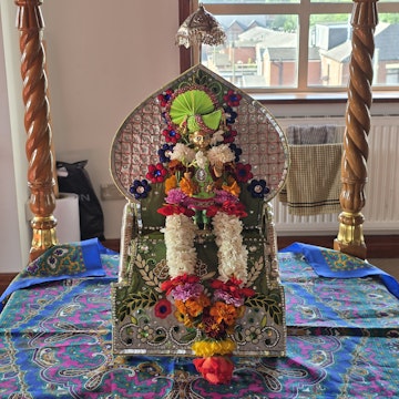 Bolton Temple Murti Darshan