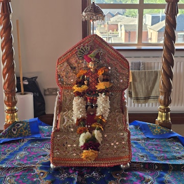 Bolton Temple Murti Darshan