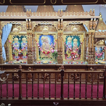Bolton Temple Murti Darshan