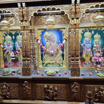 Bolton Temple Murti Darshan