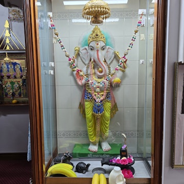 Bolton Temple Murti Darshan
