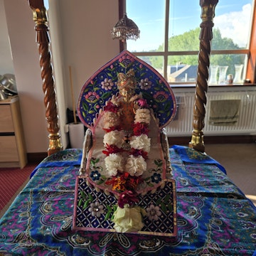 Bolton Temple Murti Darshan