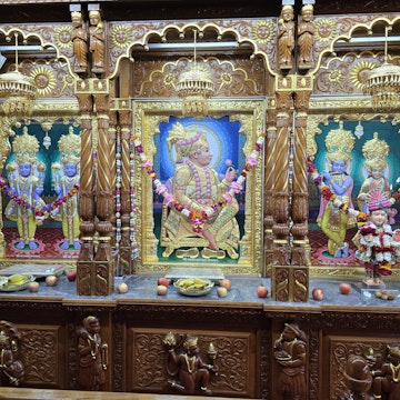 Bolton Temple Murti Darshan