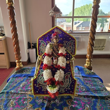 Bolton Temple Murti Darshan
