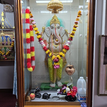 Bolton Temple Murti Darshan