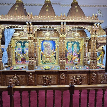 Bolton Temple Murti Darshan