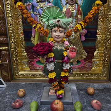 Bolton Temple Murti Darshan