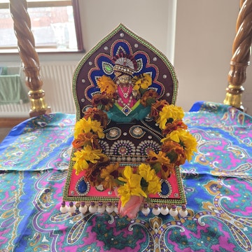 Bolton Temple Murti Darshan
