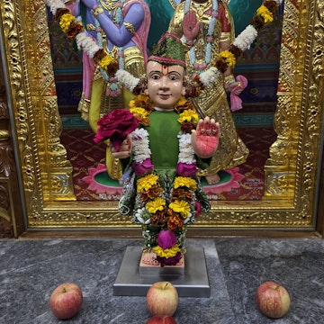 Bolton Temple Murti Darshan