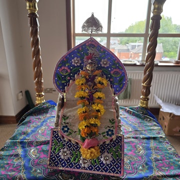 Bolton Temple Murti Darshan