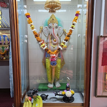 Bolton Temple Murti Darshan