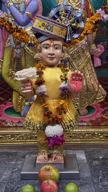 Bolton Temple Murti Darshan