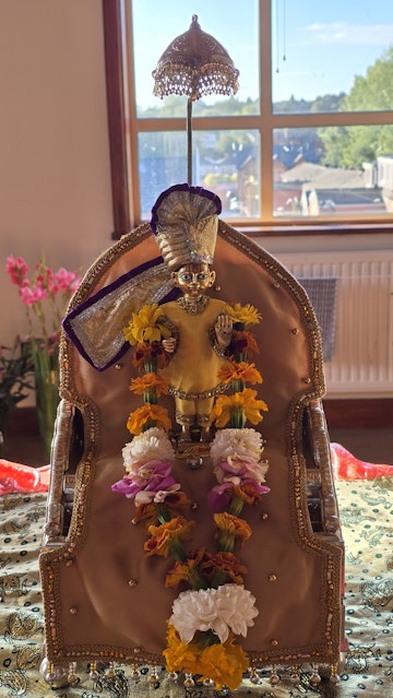 Bolton Temple Murti Darshan