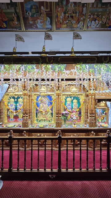 Bolton Temple Murti Darshan