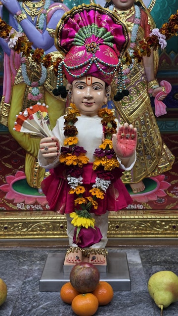 Bolton Temple Murti Darshan