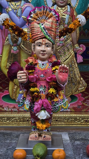 Bolton Temple Murti Darshan
