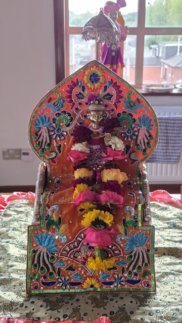 Bolton Temple Murti Darshan