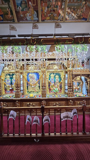 Bolton Temple Murti Darshan