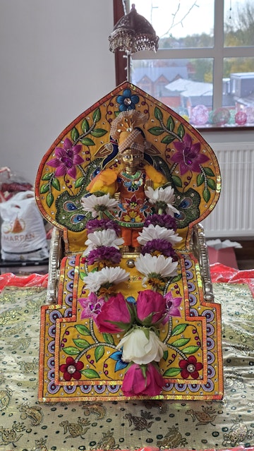 Bolton Temple Murti Darshan