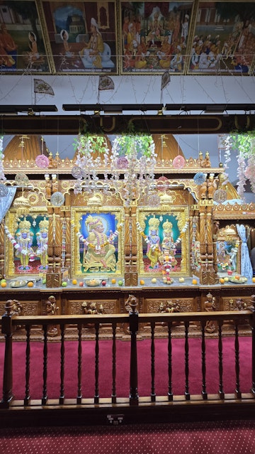 Bolton Temple Murti Darshan