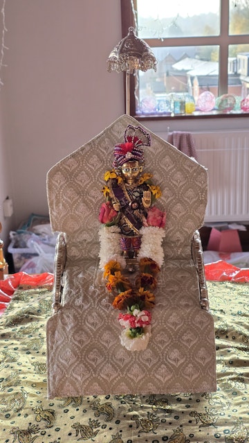 Bolton Temple Murti Darshan