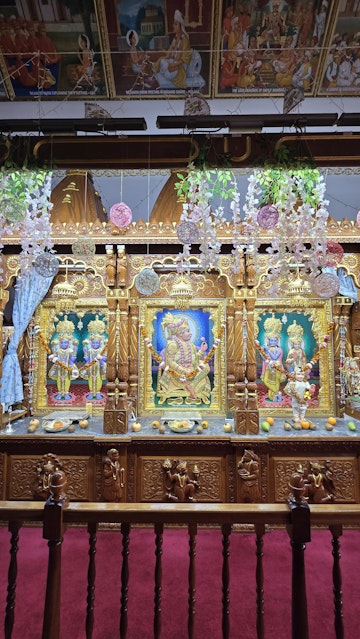 Bolton Temple Murti Darshan