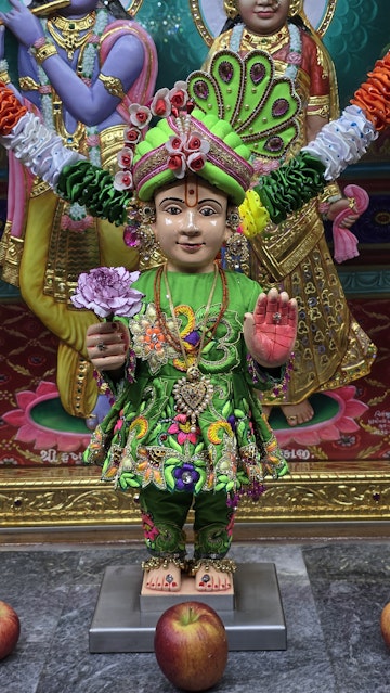 Bolton Temple Murti Darshan