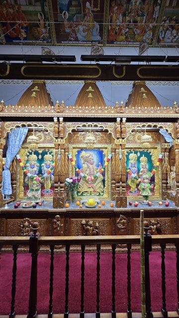 Bolton Temple Murti Darshan