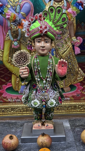 Bolton Temple Murti Darshan