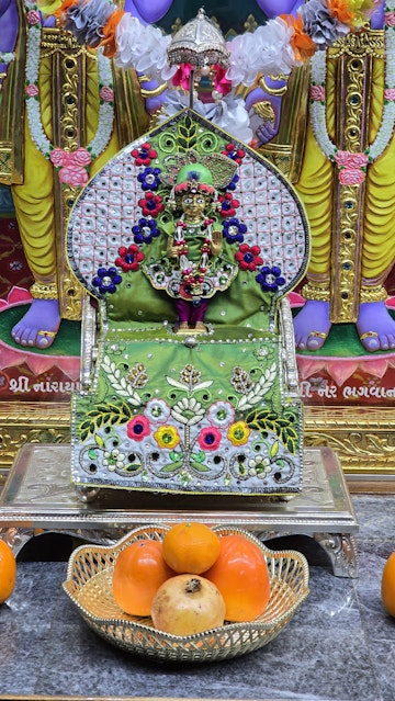 Bolton Temple Murti Darshan