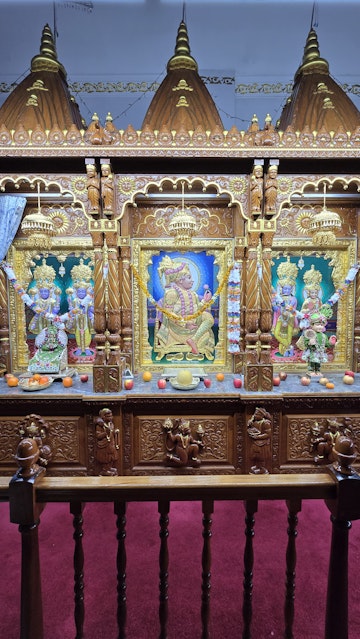 Bolton Temple Murti Darshan